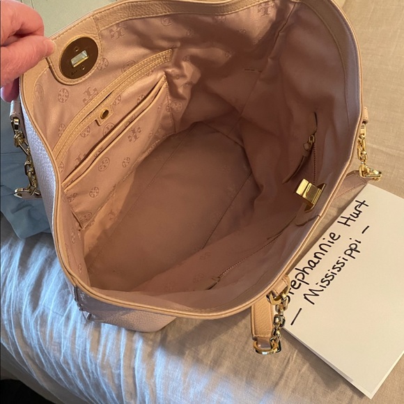 Tory Burch leather handbag. - Picture 4 of 4